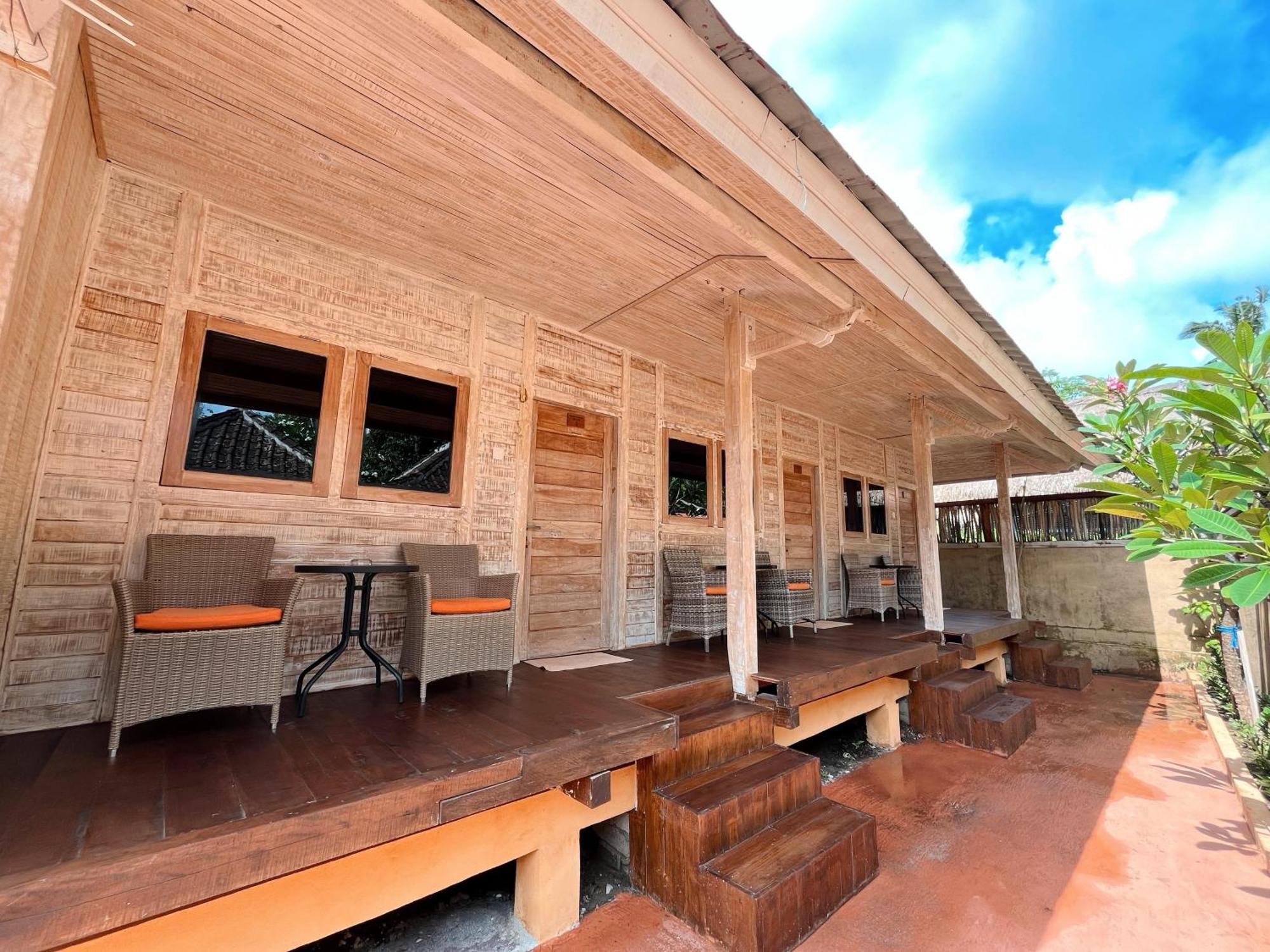 Sari Gili Bungalow Гили-Эйр Экстерьер фото